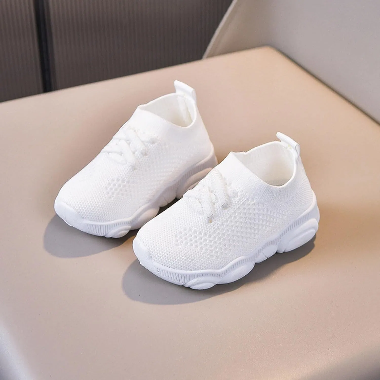 Детские кроссовки с нескользящей подошвой для бега и ходьбы, White — фото 4
