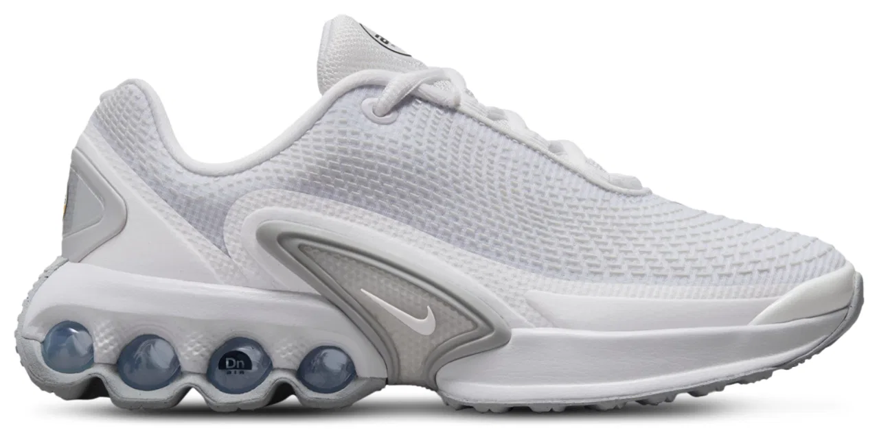 Кроссовки для мальчиков Air Max DN Nike, цвет White/White/Metallic Silver