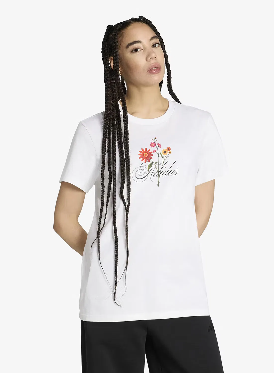Футболка с принтом цветов свободного кроя Floral Loose Graphic Adidas, белая