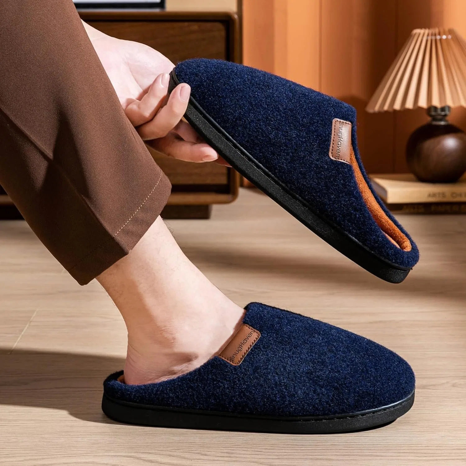 Тапочки с пеной с эффектом памяти мужские, Navy+brown SnugHaven — фото 2