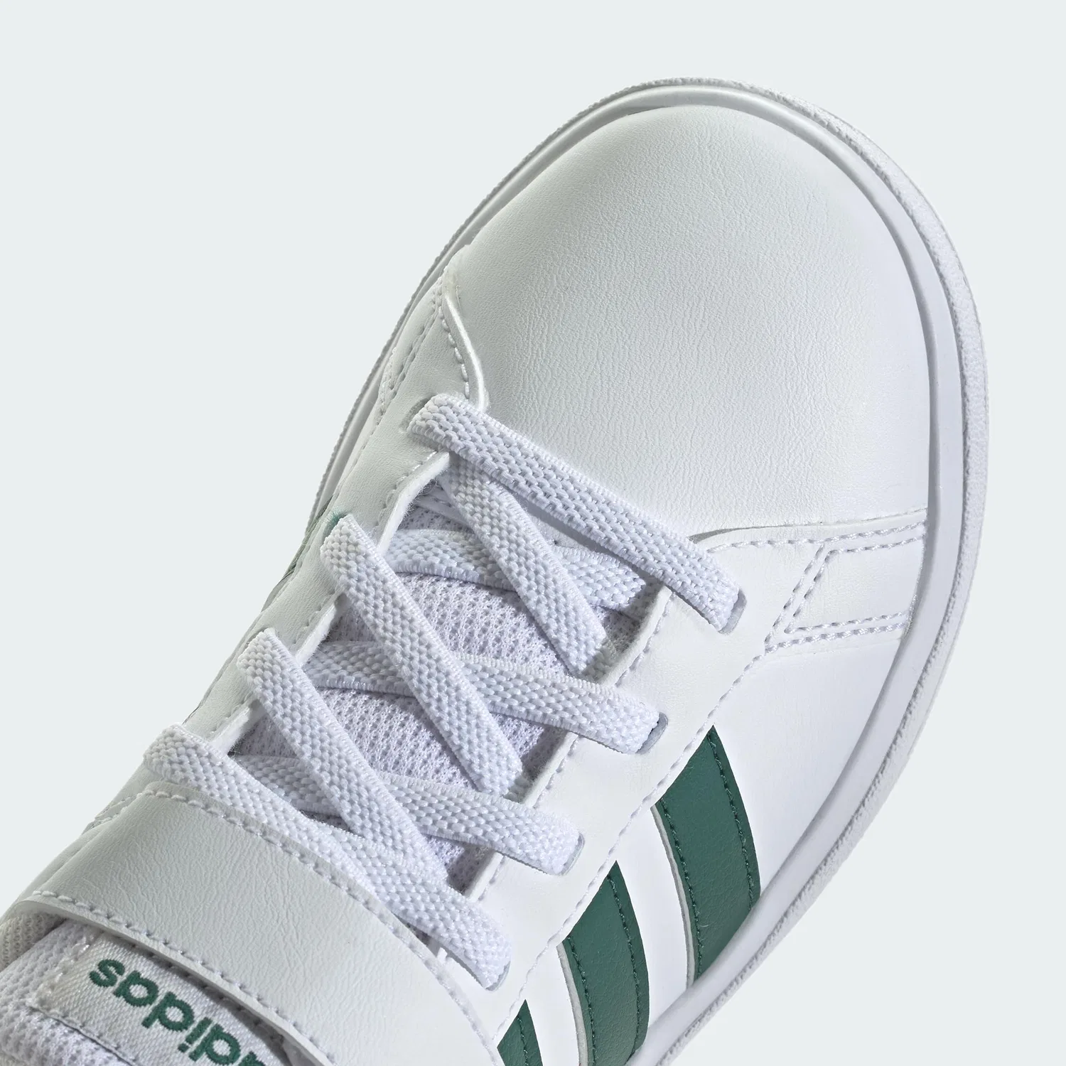 Детские кроссовки для мальчиков с полосками Grand Court Elastic Lace and Top Strap Adidas, Cloud White Green Cloud White — фото 4