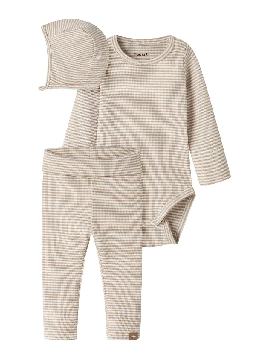 Набор NAME IT 'NBNBERRO R LS BODY SET WITH HAT' белого цвета