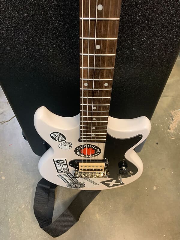 

Epiphone Joan Jett 2022 Artic White Relicqued