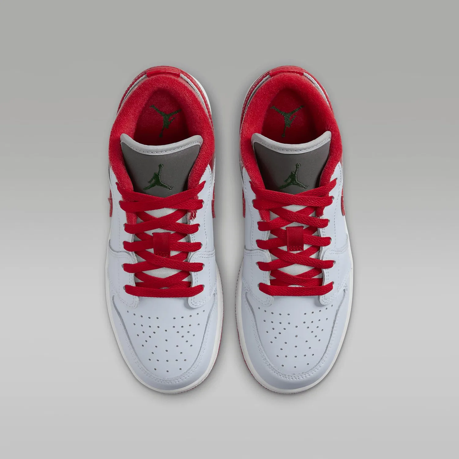 Детские кроссовки для мальчиков с кроссовками Air Jordan 1 Low Se Big Kids Shoes NIKE, Football Grey University Red — фото 4