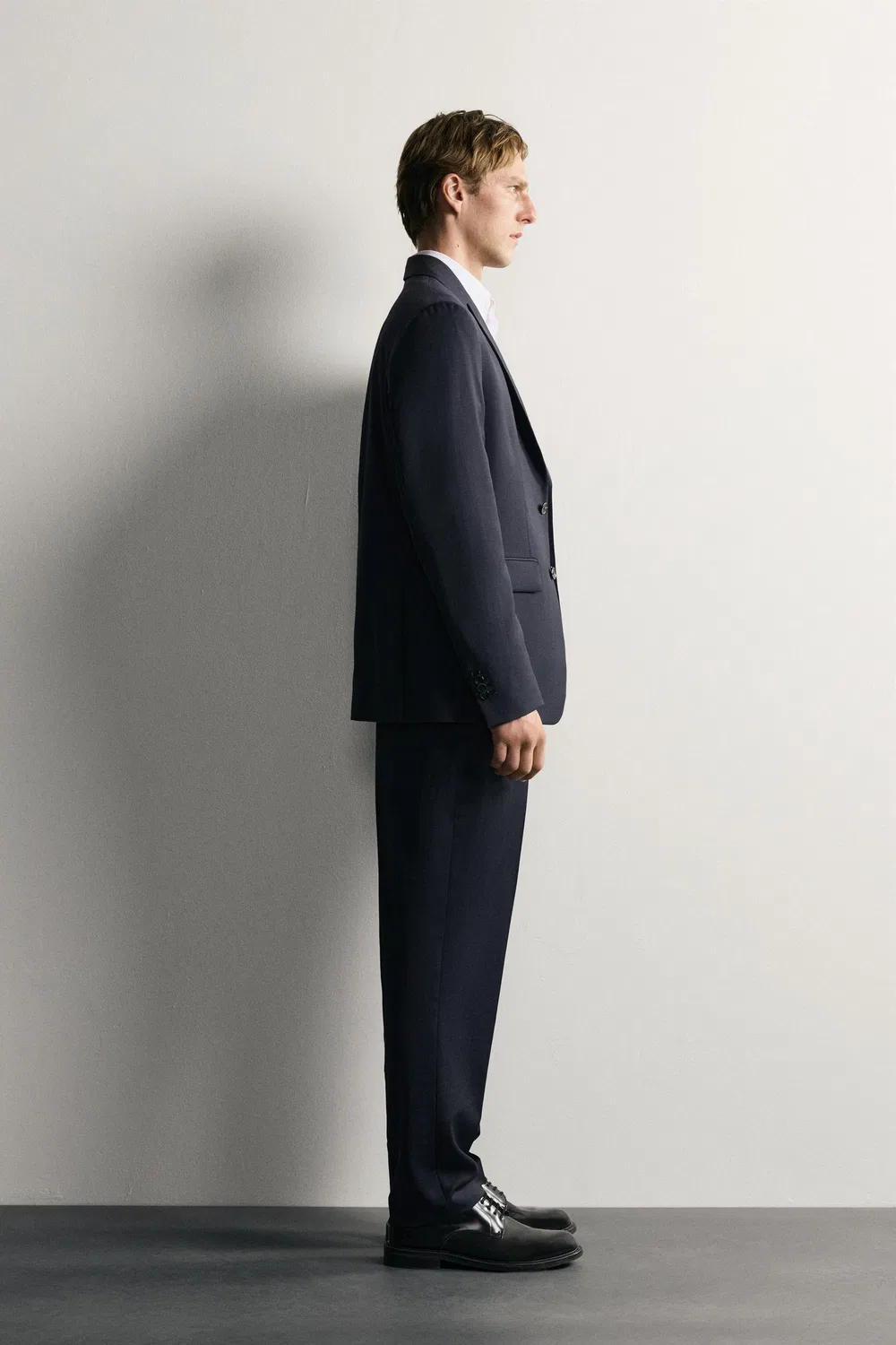 Брюки от костюма из 100% шерсти в тонкую полоску, стандартного кроя. ZARA, Navy blue — фото 4