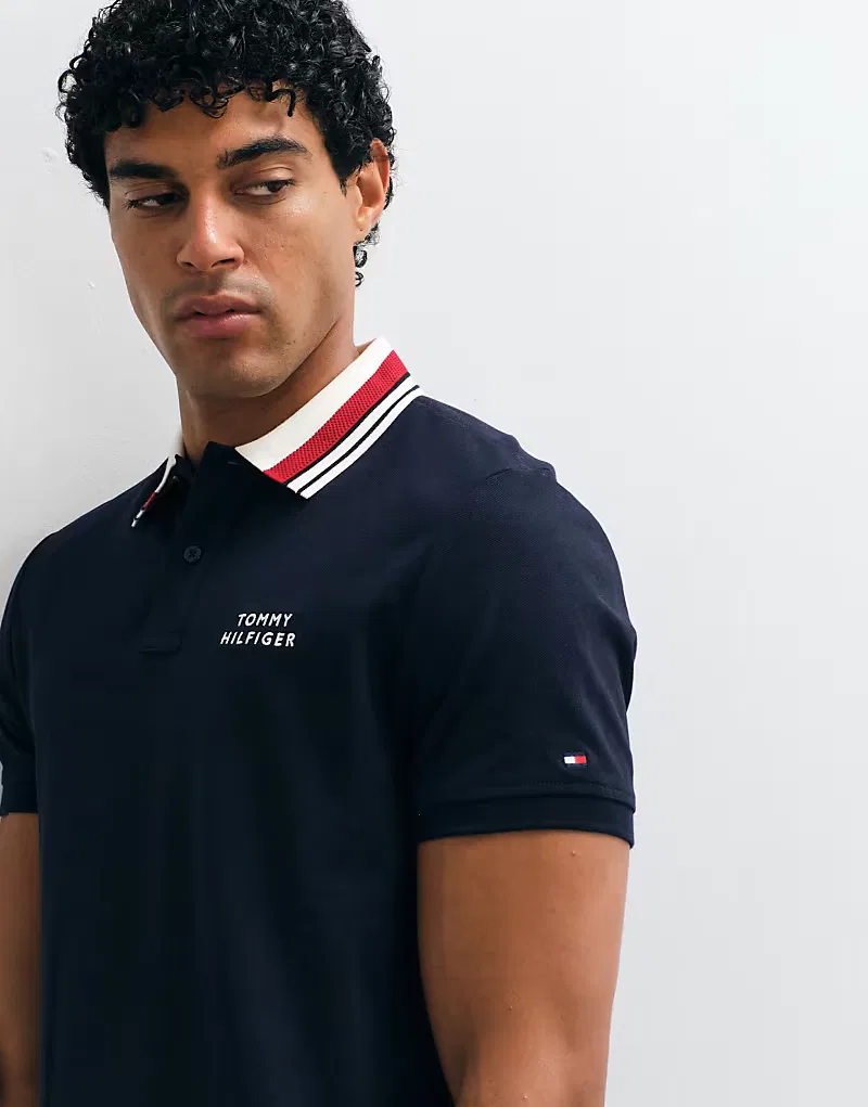 Поло Tommy Hilfiger с графическим логотипом на груди, темно-синий — фото 3
