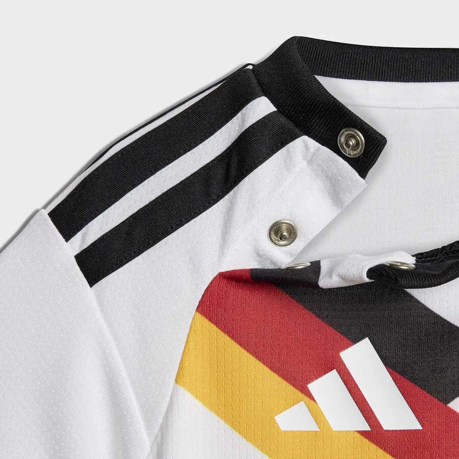 Спортивный костюм ADIDAS PERFORMANCE 'Germany 26 Home' белого цвета — фото 4