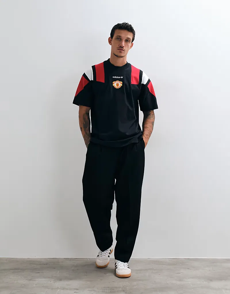 Футболка Adidas Манчестер Юнайтед 26/27 EQT, черный