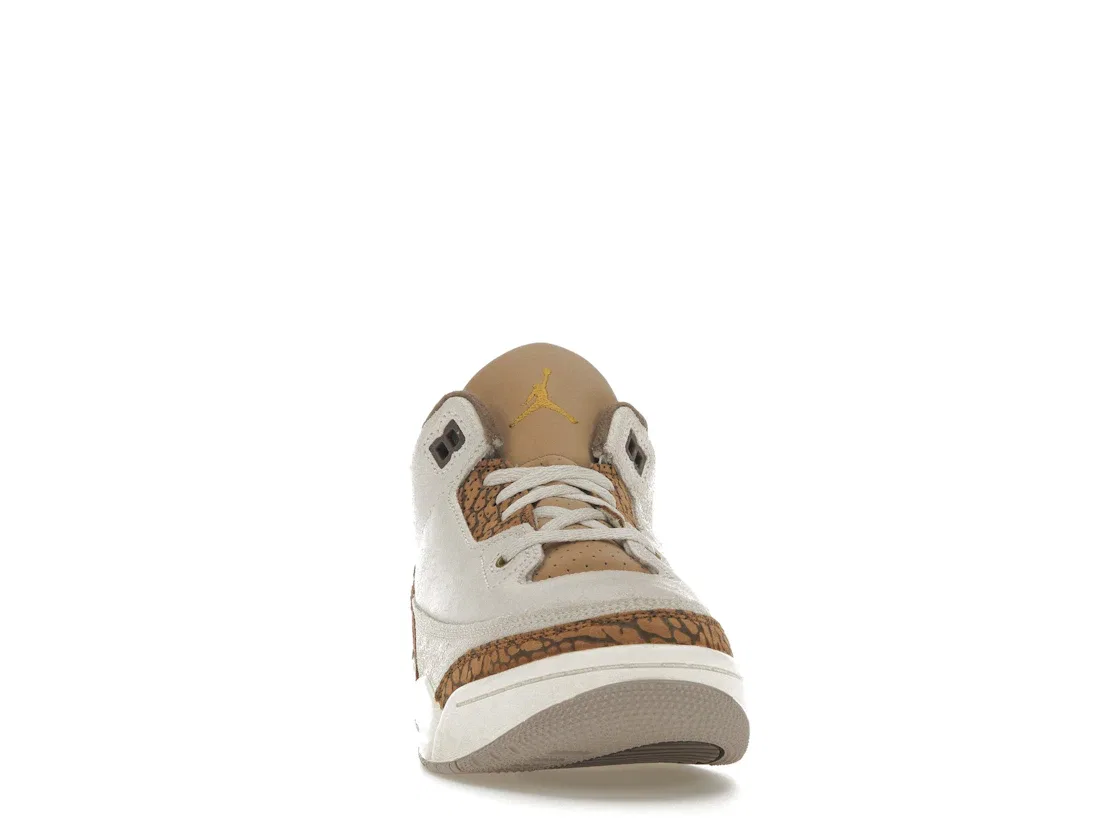 Детские кроссовки Lifestyle с принтом слоновьей кожи Jordan 3 Retro Jordan, Light Orewood Brown/Metallic Gold/Light British Tan/Palomino — фото 2