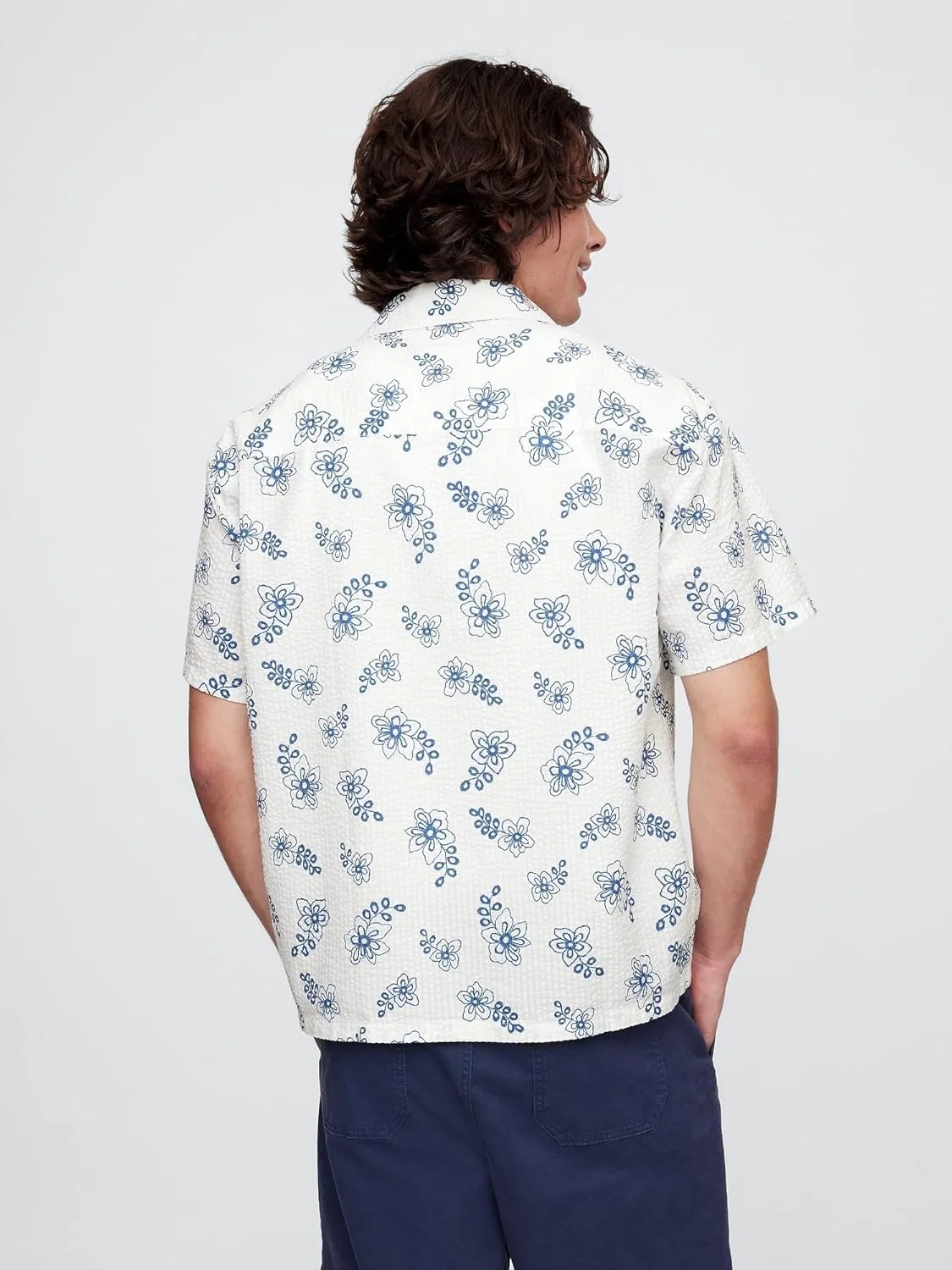 Мужская свободная рубашка с цветочным принтом Novelty Boxy GAP, White Blue Floral — фото 2