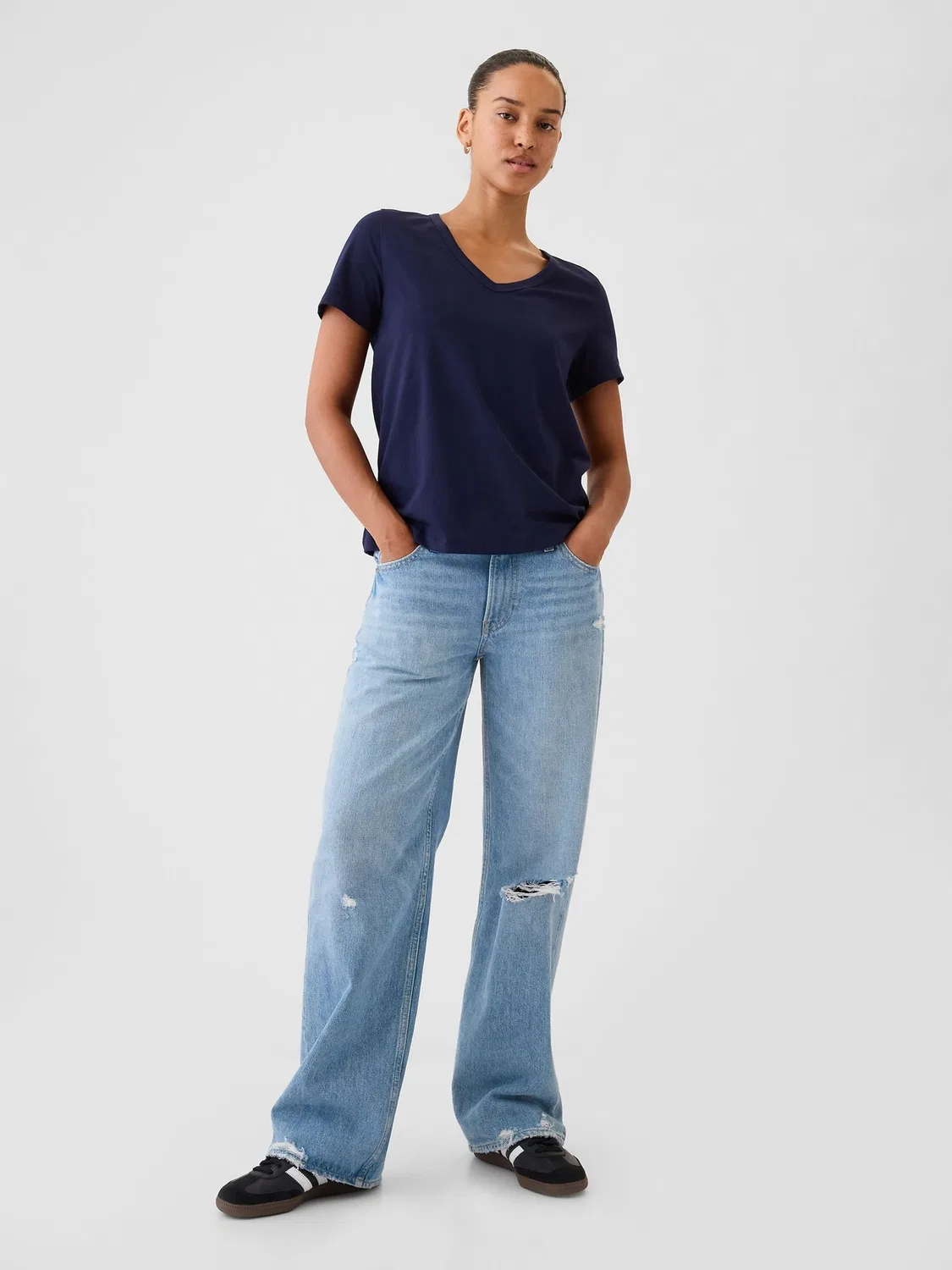 Футболка хлопковая VintageSoft V Neck Gap, синий — фото 3