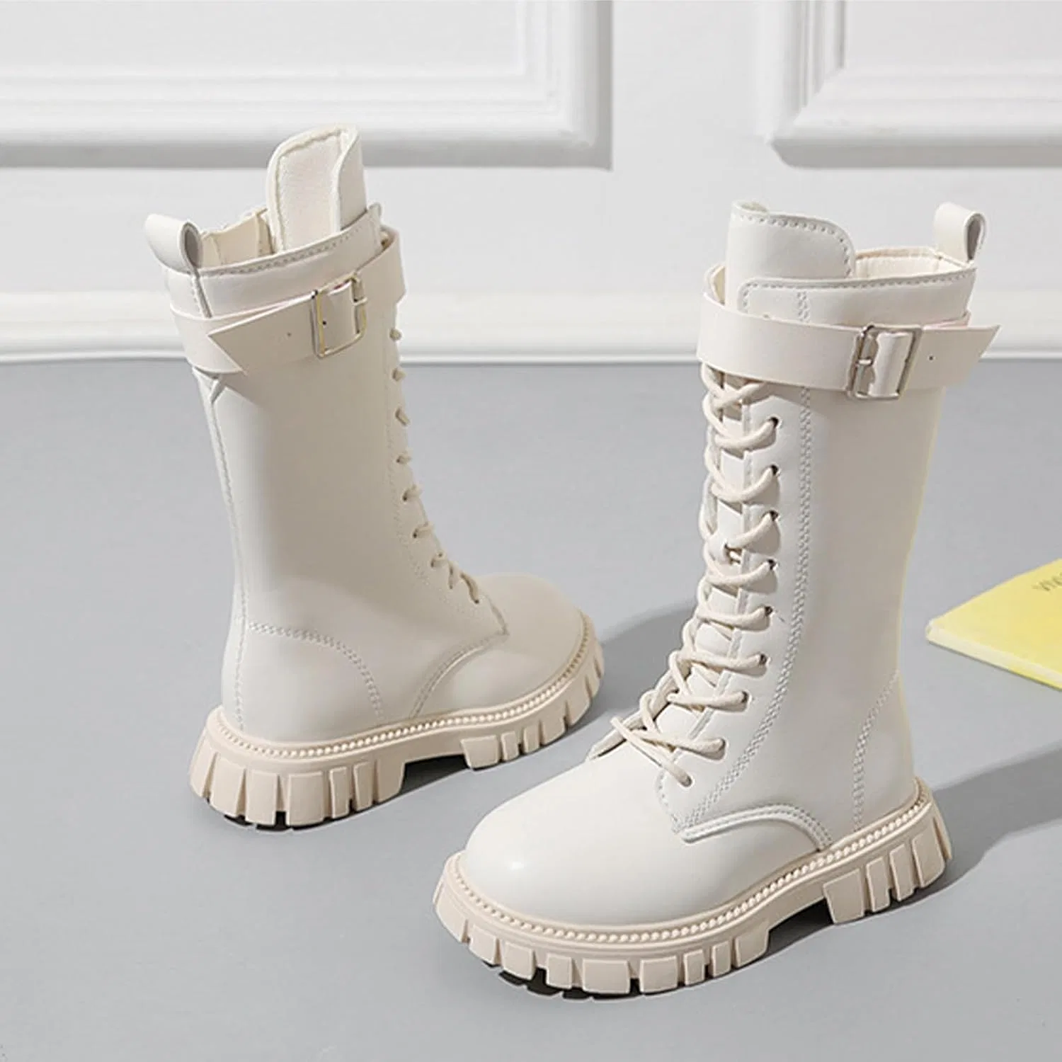 Детские ботинки для девочек с кожаным верхом и шнуровкой Combat Boots For Girl BANGTEUO, Beige — фото 2