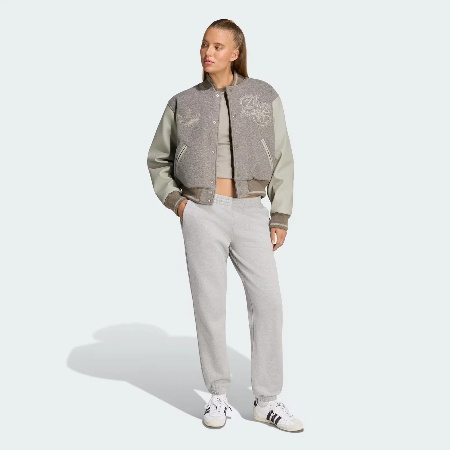 Женская куртка-бомбер оверсайз Varsity Jacket Adidas Originals, Branch/Silver Pebble — фото 3