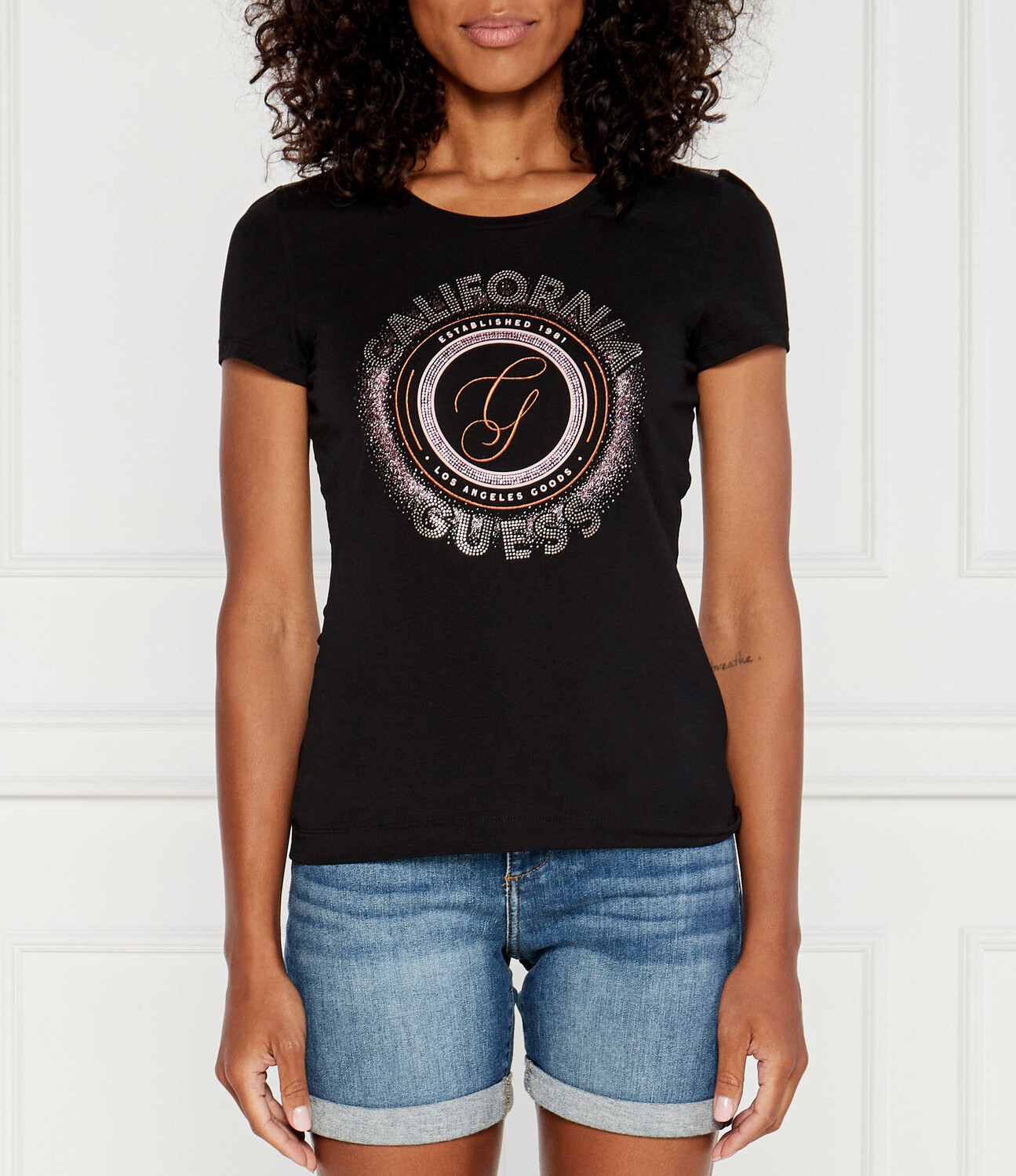 

Футболка GUESS Slim Fit, черный