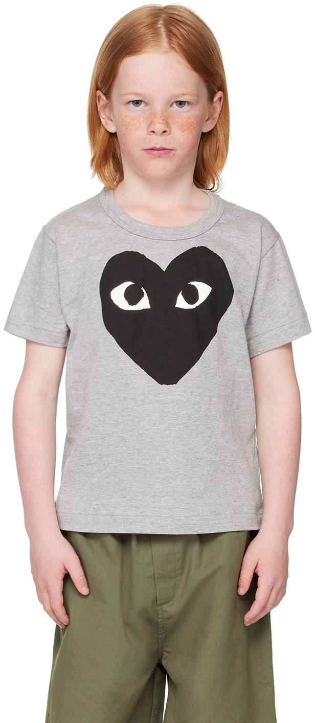 

Детская серая футболка с большим черным сердцем COMME des GARcONS PLAY