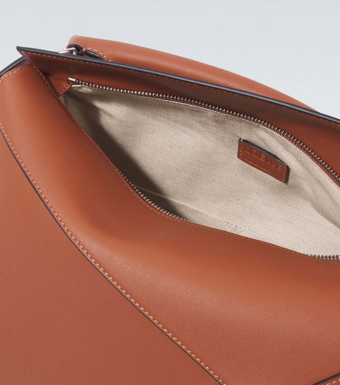Пазл Маленькая кожаная сумка через плечо Loewe, желто-коричневый — фото 4