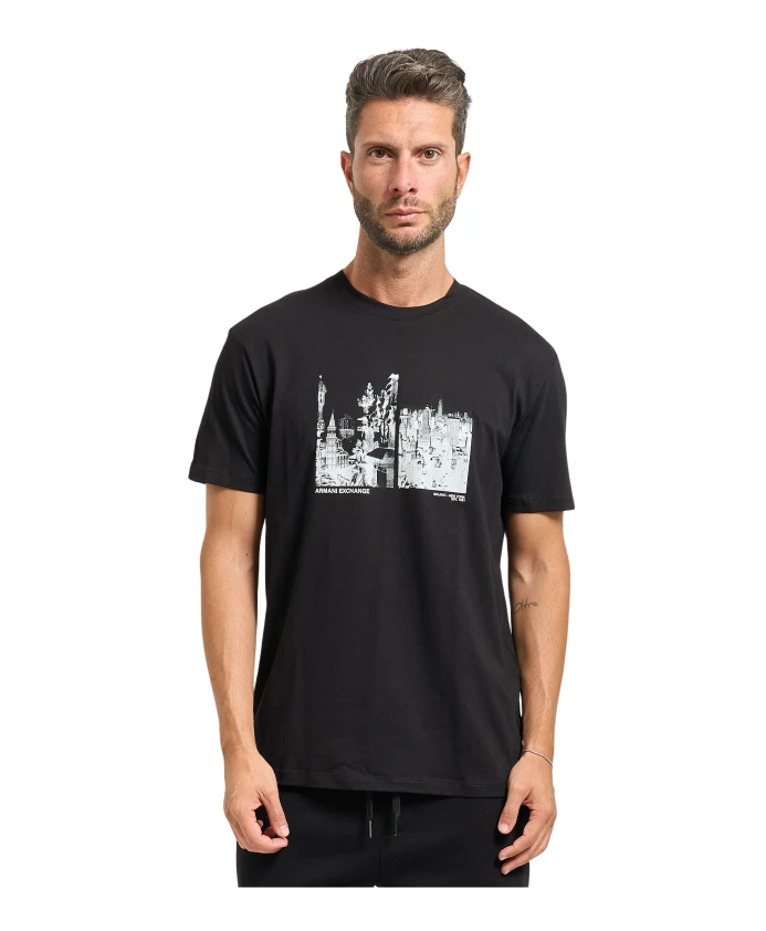 

Мужская футболка с круглым вырезом и логотипом. Armani Exchange, черный