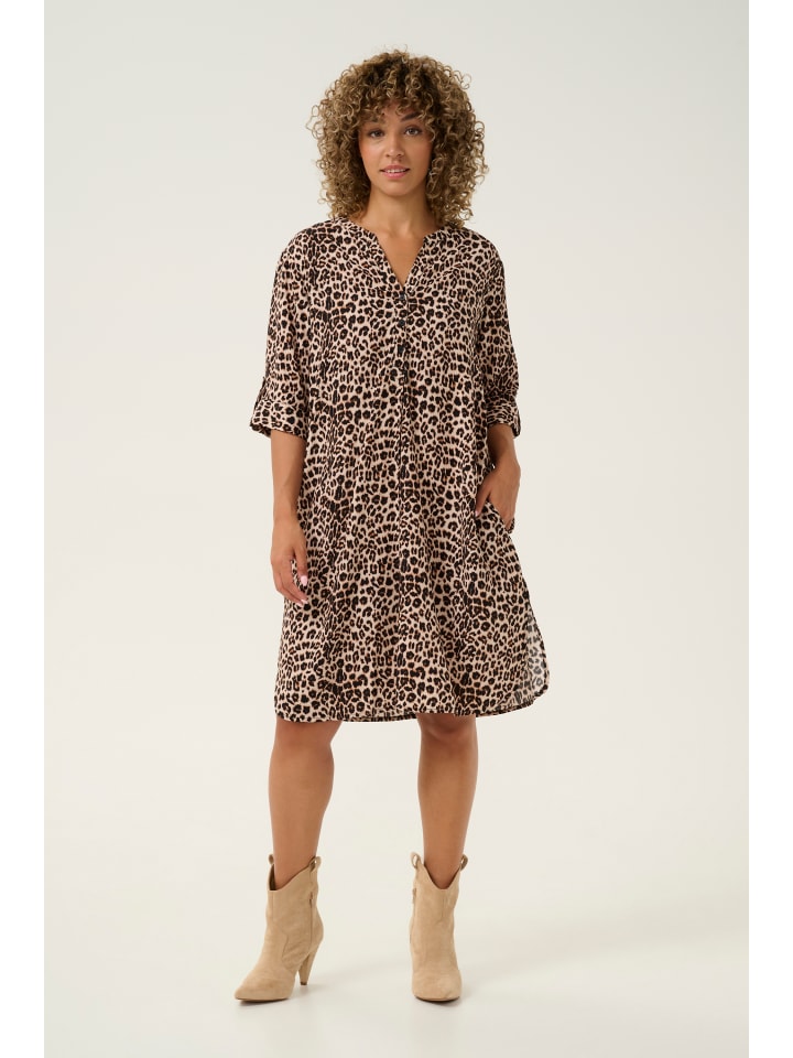 

Платье CRTiah, прямого кроя, в нейтральном анималистичном стиле Cream