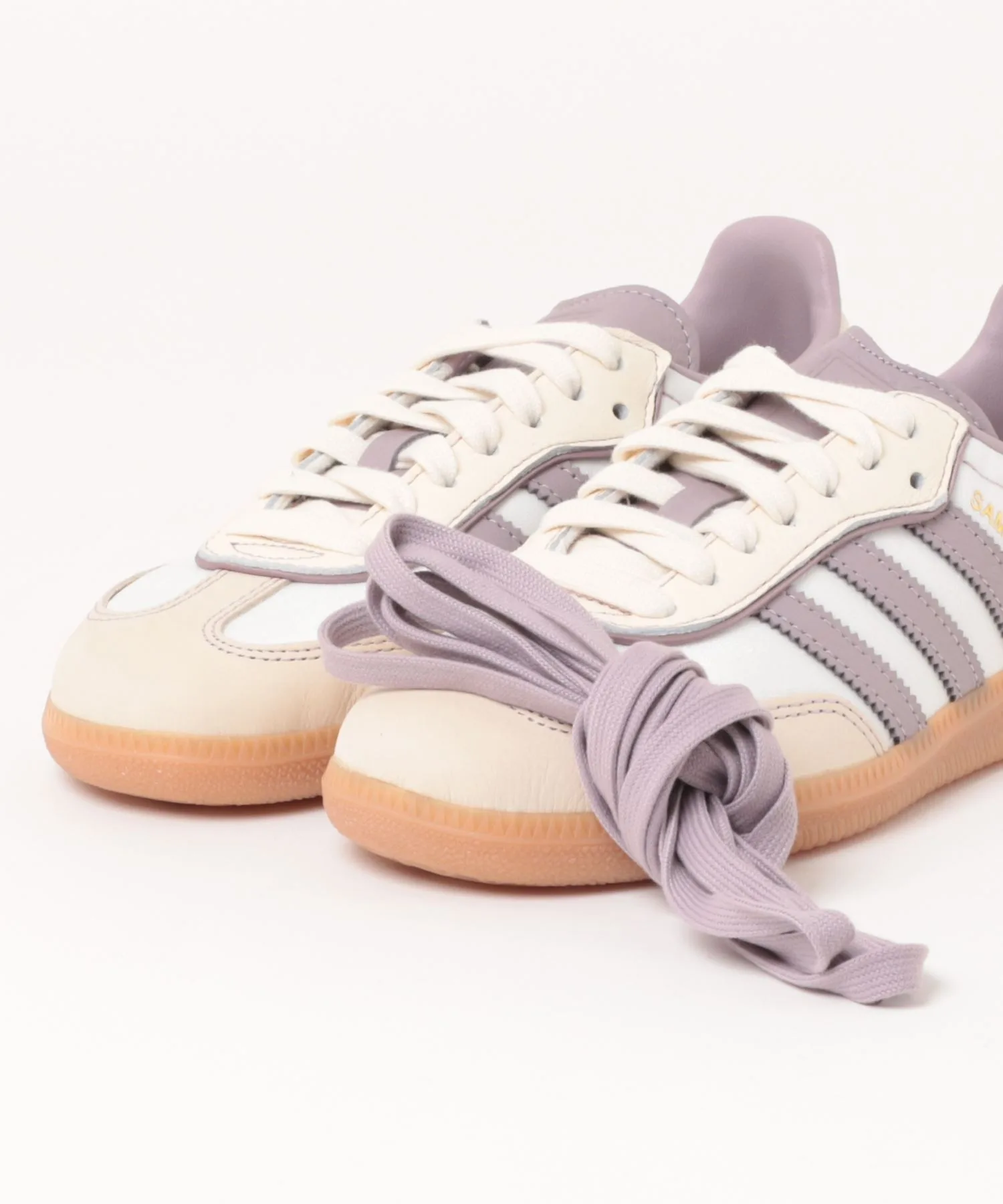 Женские кроссовки из натуральной кожи adidas SAMBA OG IE1417 бежевые — фото 4