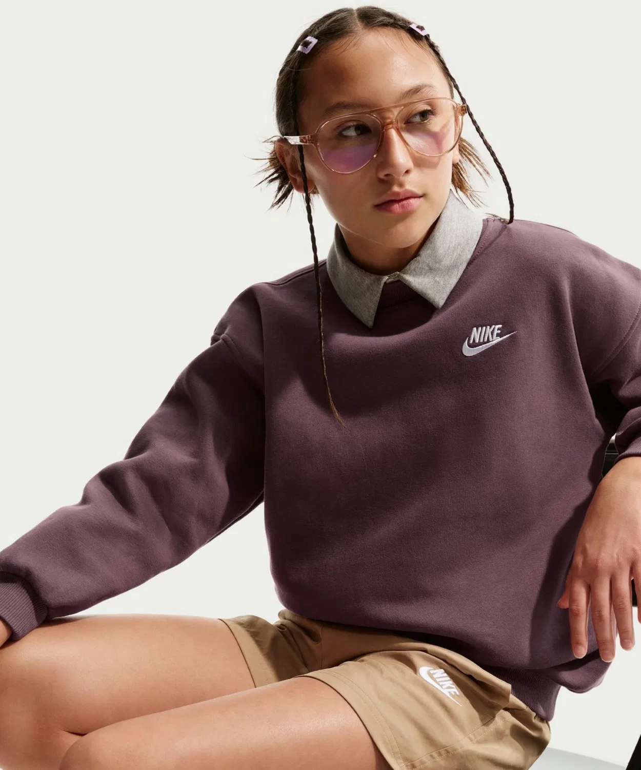 Свитшот оверсайз Nike Club Fleece с логотипом, коричневый — фото 2