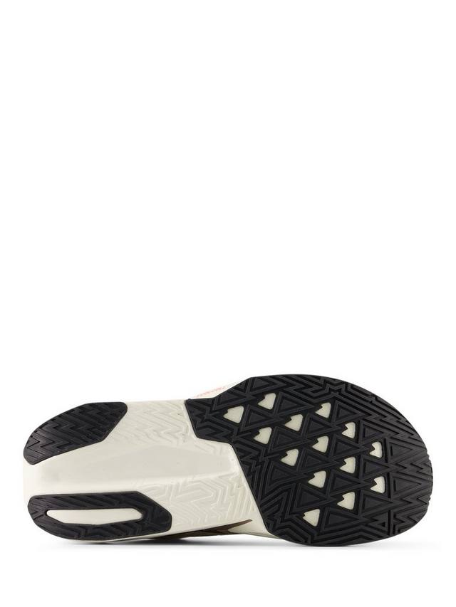 Женские кроссовки для бега FuelCell Rebel v5 New Balance, Angora — фото 4