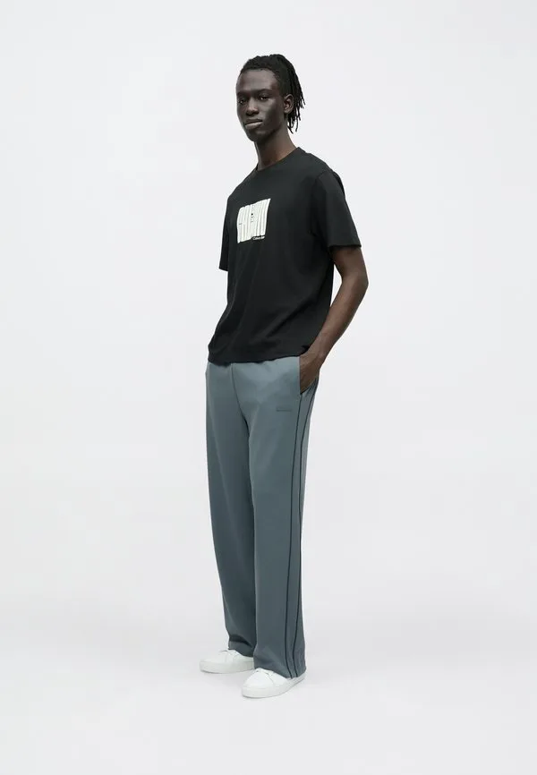 Футболка с принтом в виде лабиринтной диаграммы Calvin Klein, Black — фото 2