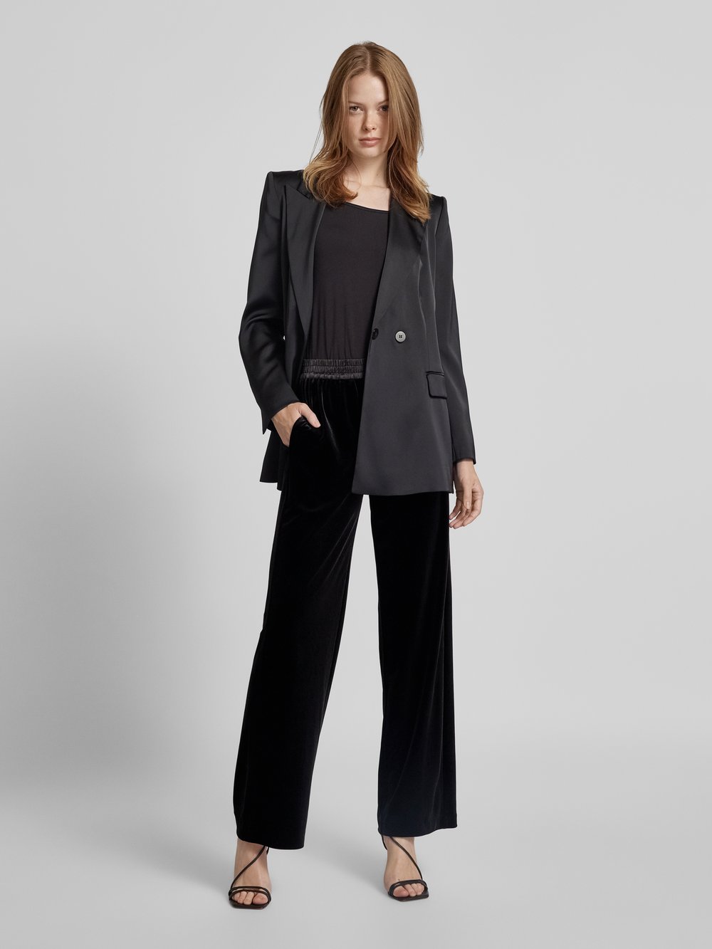 

Брюки из ткани с эластичным поясом Emporio Armani, черный
