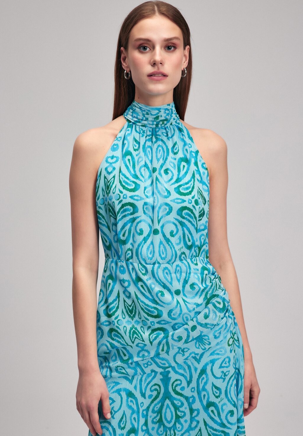 

Длинное платье Halter Neck adL, принт синего цвета