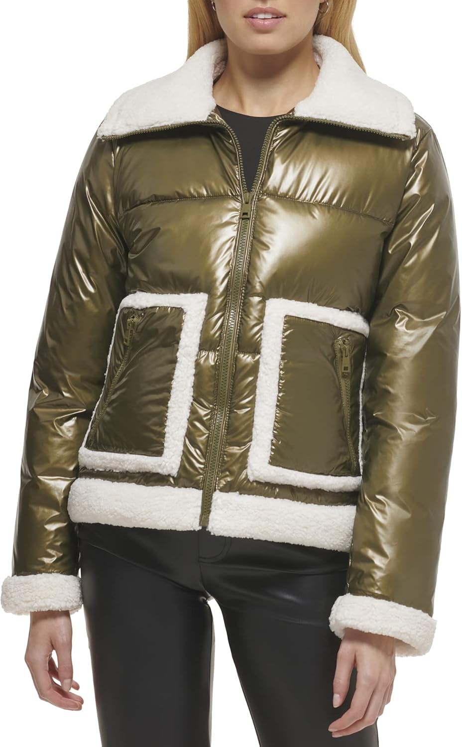 

Levi's Женская пуховик Breanna с искусственным мехом, Pearlized Olive Sherpa Pocket