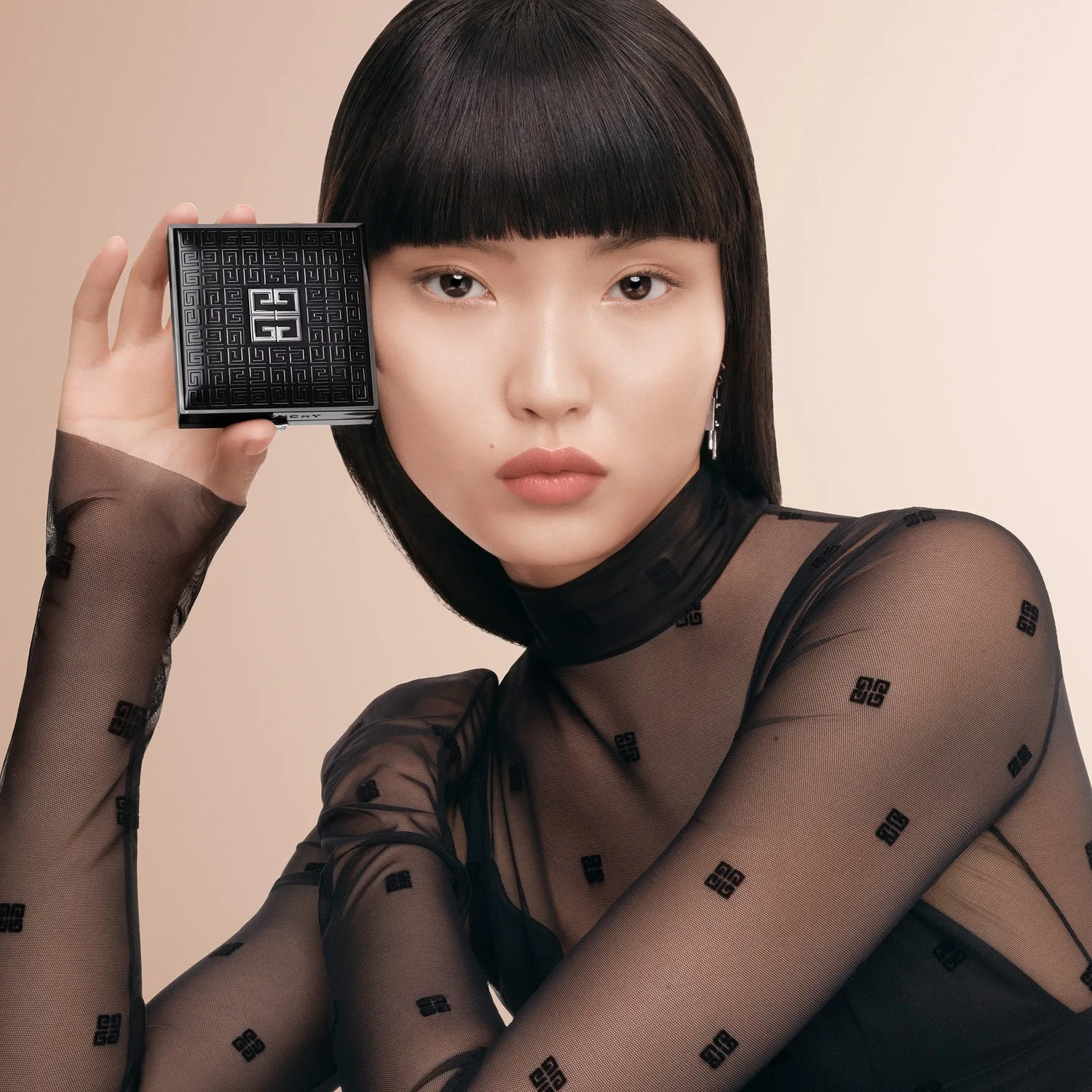 Тональный крем-кушон Prism Libre Skincare Glow Cushion Givenchy Beauty, 1-N95 — фото 4
