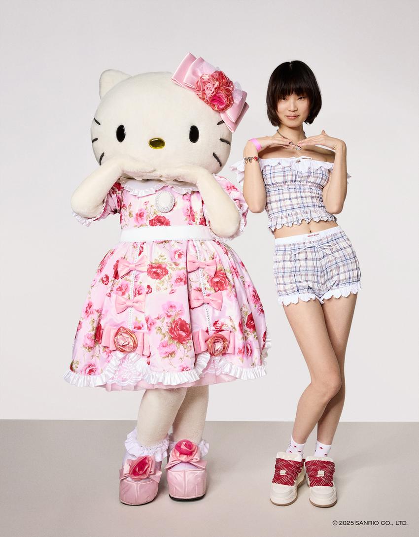 

Шорты в клетку Hello Kitty с кружевной отделкой Bershka, синий