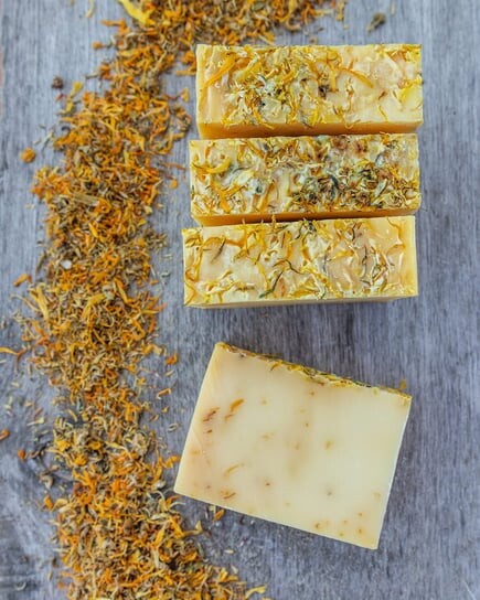 

Натуральное мыло с календулой ручной работы - 60г., Mydlane Rewolucje