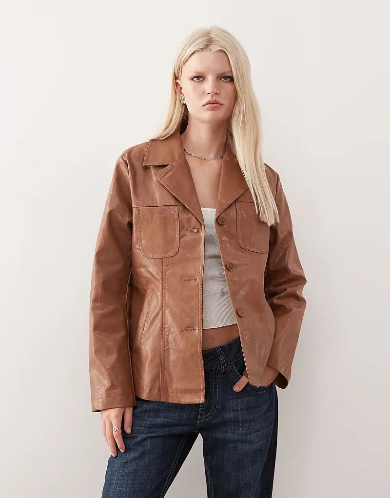 

Приталенный пиджак из восстановленной винтажной стираной кожи светло-коричневого цвета