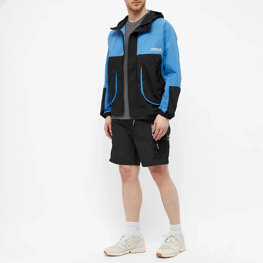Мужская куртка Adidas Originals, цвет Blue with Black Lettering — фото 2