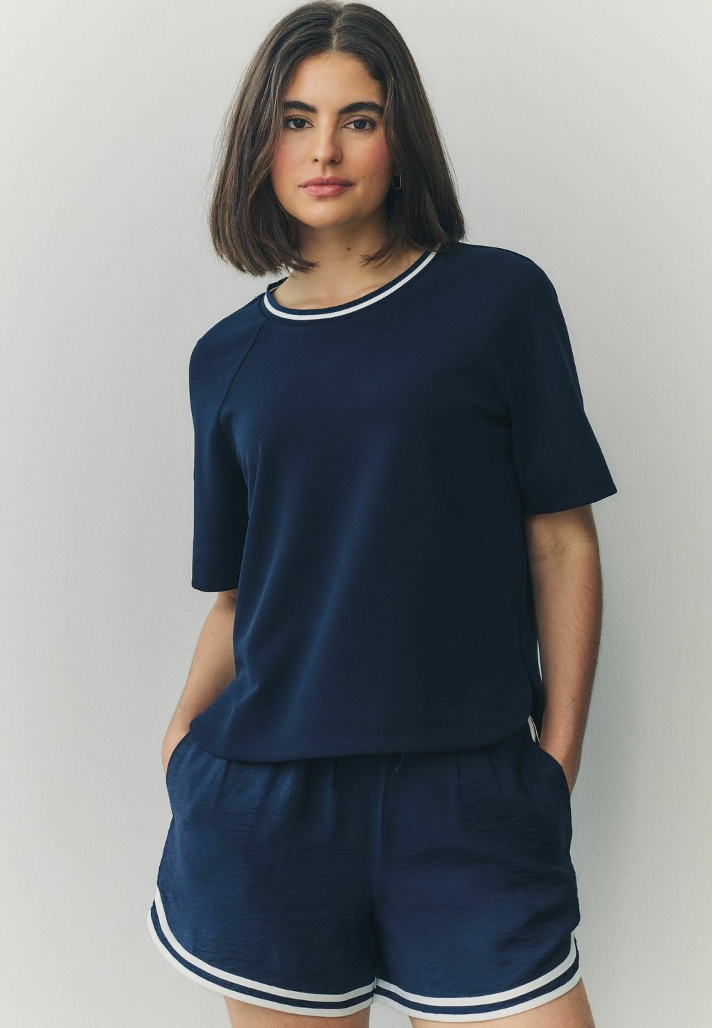 

Базовая футболка REGULAR FIT TRIM CREPE BOXY Next, синий