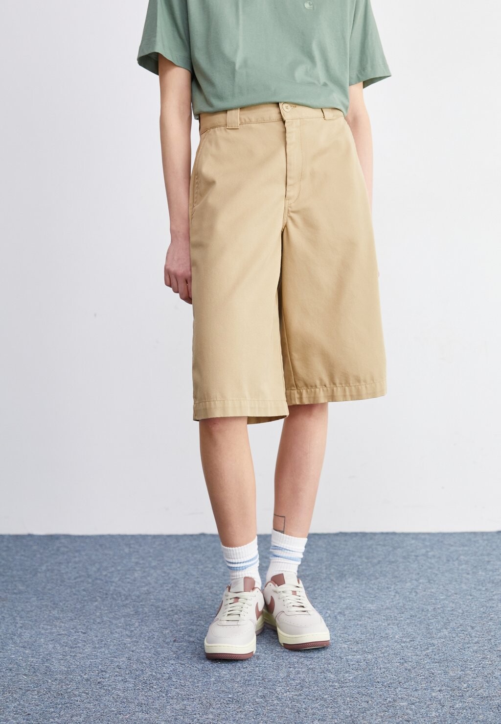 

Шорты Carhartt WIP, цвет sable