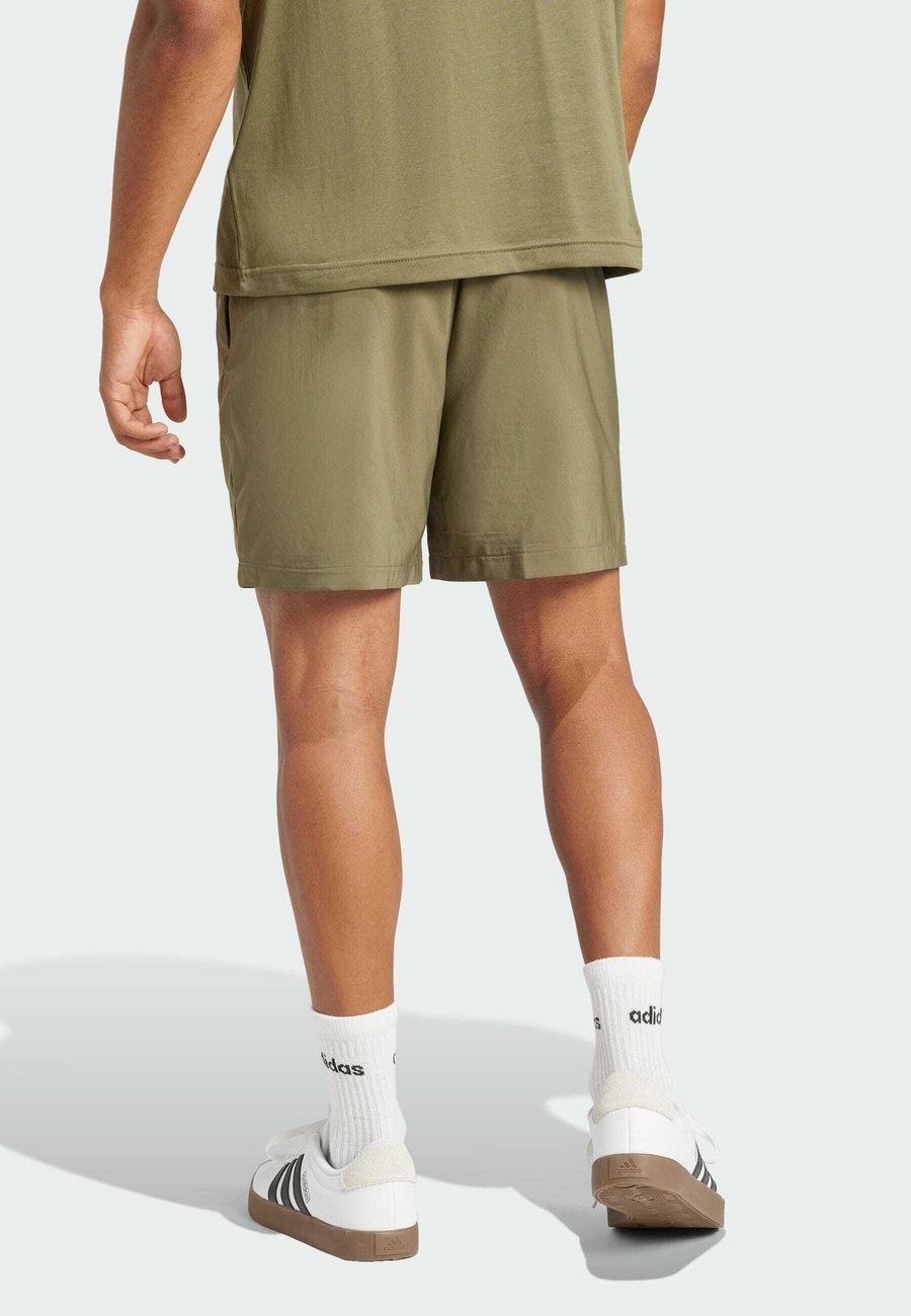 Спортивные шорты Adidas Sportswear ESSENTIALS SMALL CHELSEA, Olive Strata Black/Olive — фото 2