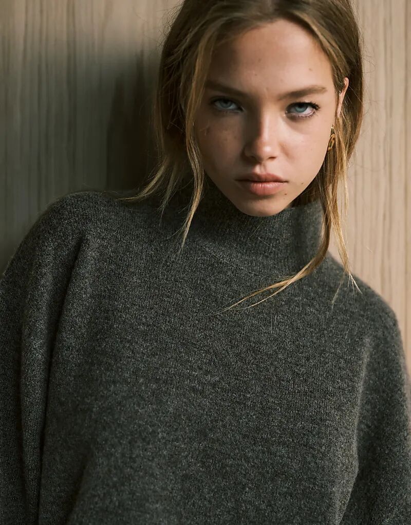 

Удлиненный джемпер ASOS DESIGN с воротником-стойкой в ​​грибовидном стиле