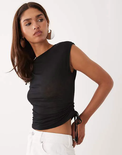 

Черный прозрачный топ с короткими рукавами и рюшами ASOS DESIGN