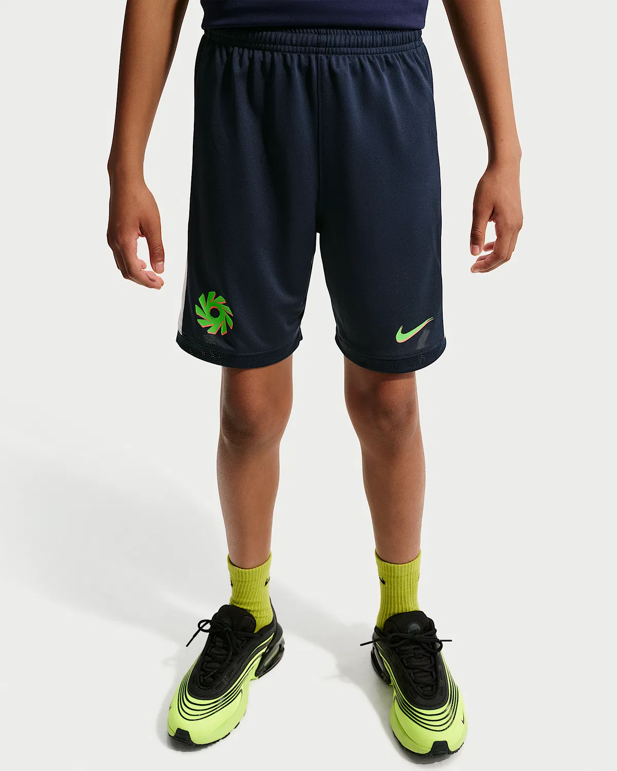 Детские большие футбольные шорты Nike Dri-FIT Erling Haaland Academy, Obsidian/White/Green Strike/Green Strike — фото 2