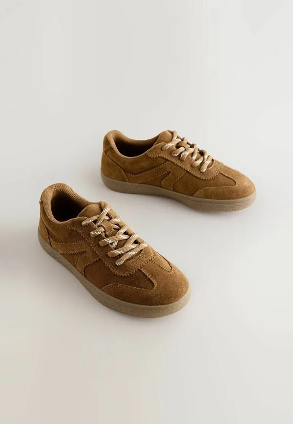 Кроссовки на шнуровке стандартного кроя для повседневной носки Next, Tan Brown Suede — фото 2