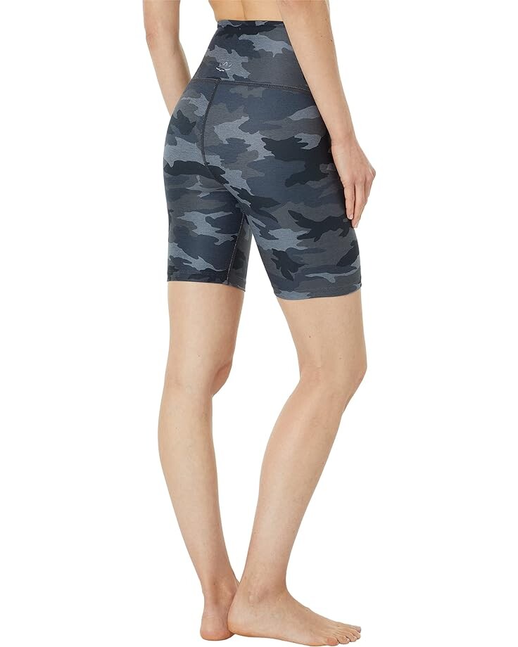 

Шорты Beyond Yoga Spacedye Printed High Waisted Biker Shorts, цвет Silver Mist Camo