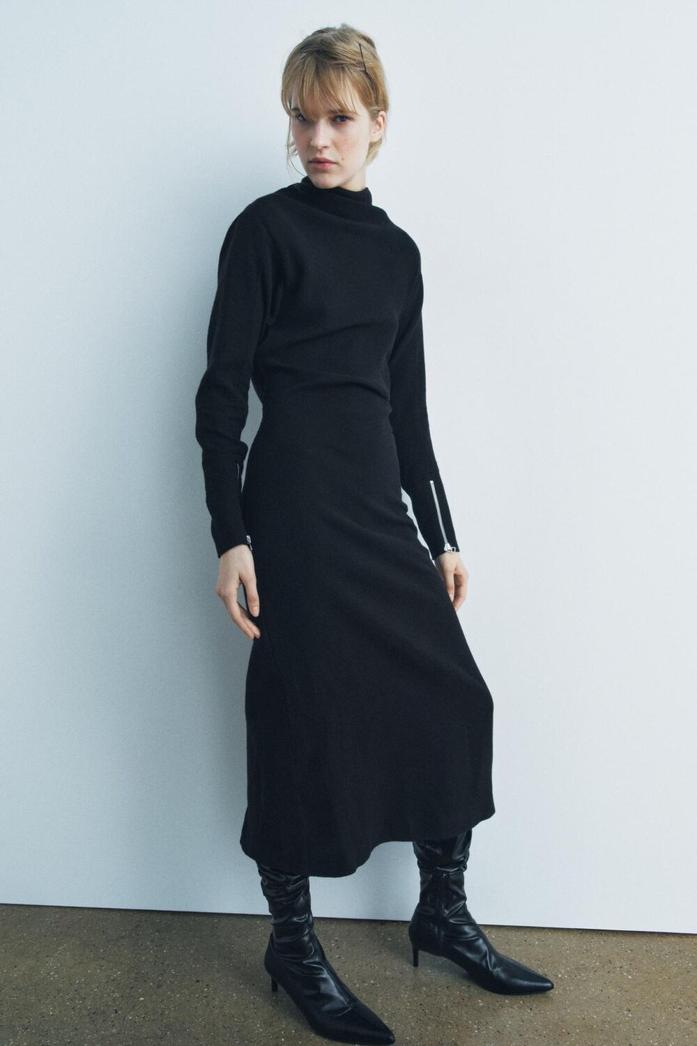 

Длинное платье с молнией ZARA, черный