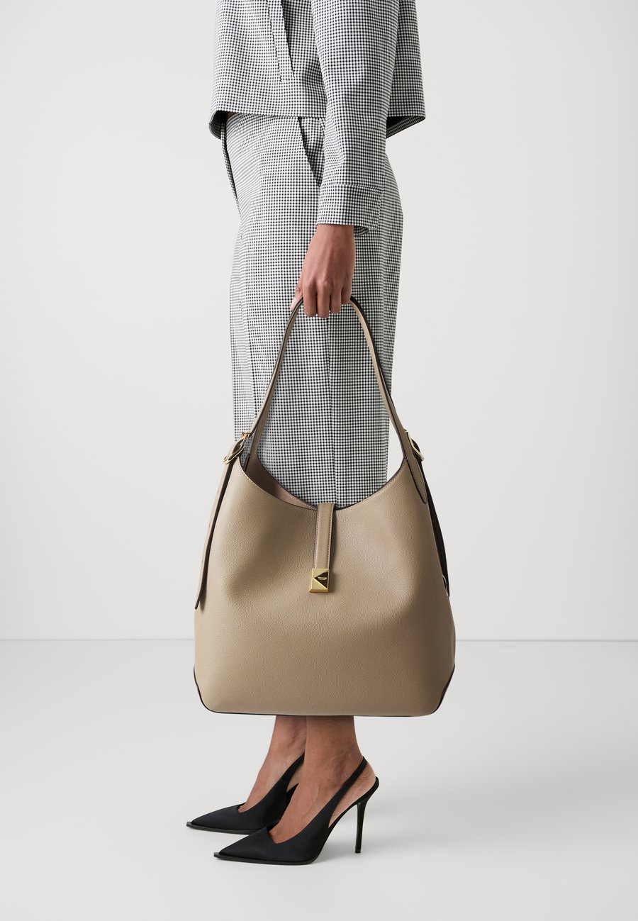 

Сумка kate spade new york DECO PEBBLED LARGE SHOULDER BAG, Taupe