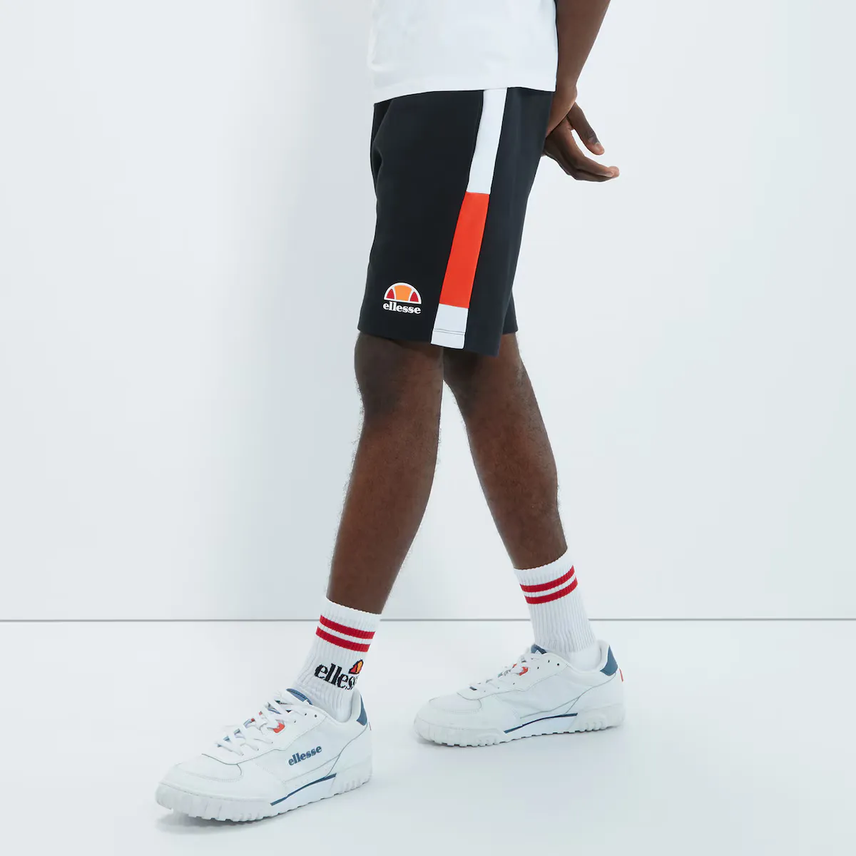 

Farnia Мужские шорты ellesse Шорты Ellesse, чёрный