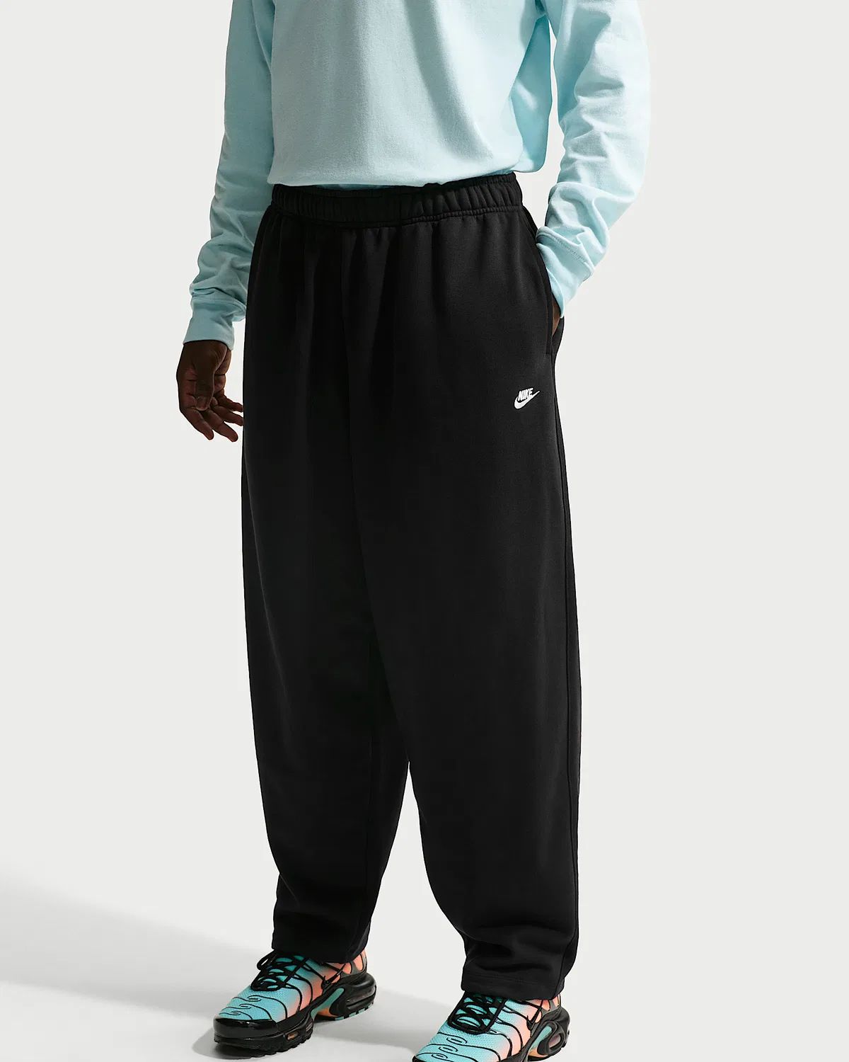 Мужские свободные штаны из французского футера Nike Sportswear Club, Black/Black/White — фото 2