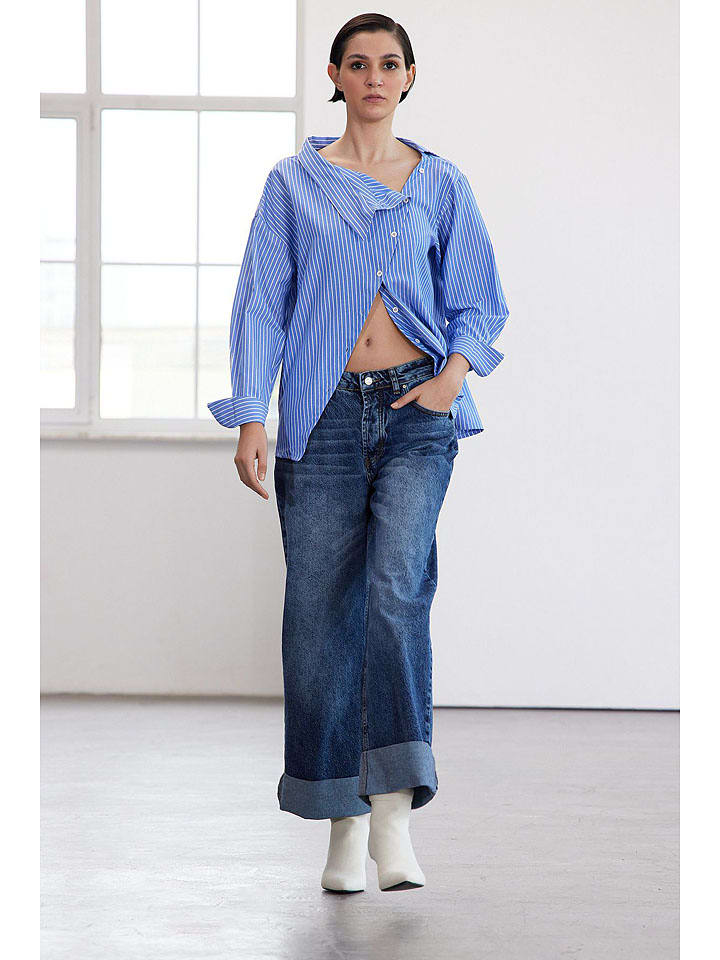 

Блузка trendyol, цвет blau/weiß