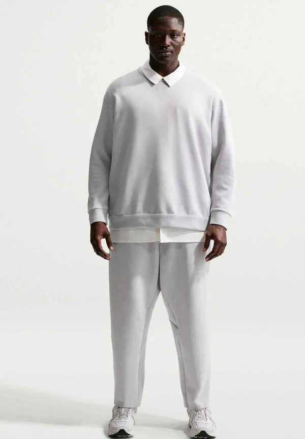 

Невероятно мягкая толстовка crew 24.7 Nike Performance, Grey Fog Light Smoke Grey, Серый, Невероятно мягкая толстовка crew 24.7 Nike Performance, Grey Fog Light Smoke Grey