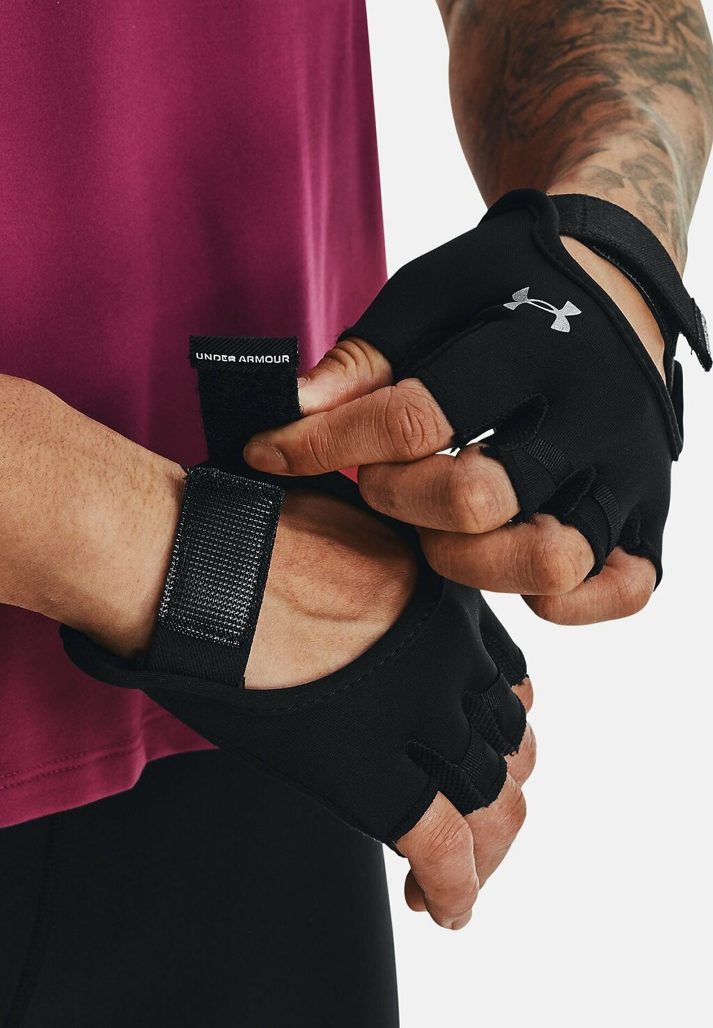 

Перчатки до половины пальцев Under Armour, черный