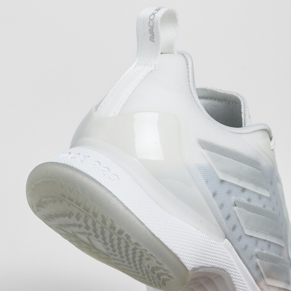 Женские теннисные кроссовки Adidas Avacourt — фото 3